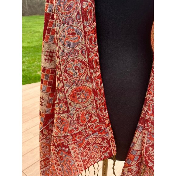 Vtg Wrap Shawl 1980’s Shades Of Orange With Silver Thread Paisley & Geometric - Picture 3 of 10